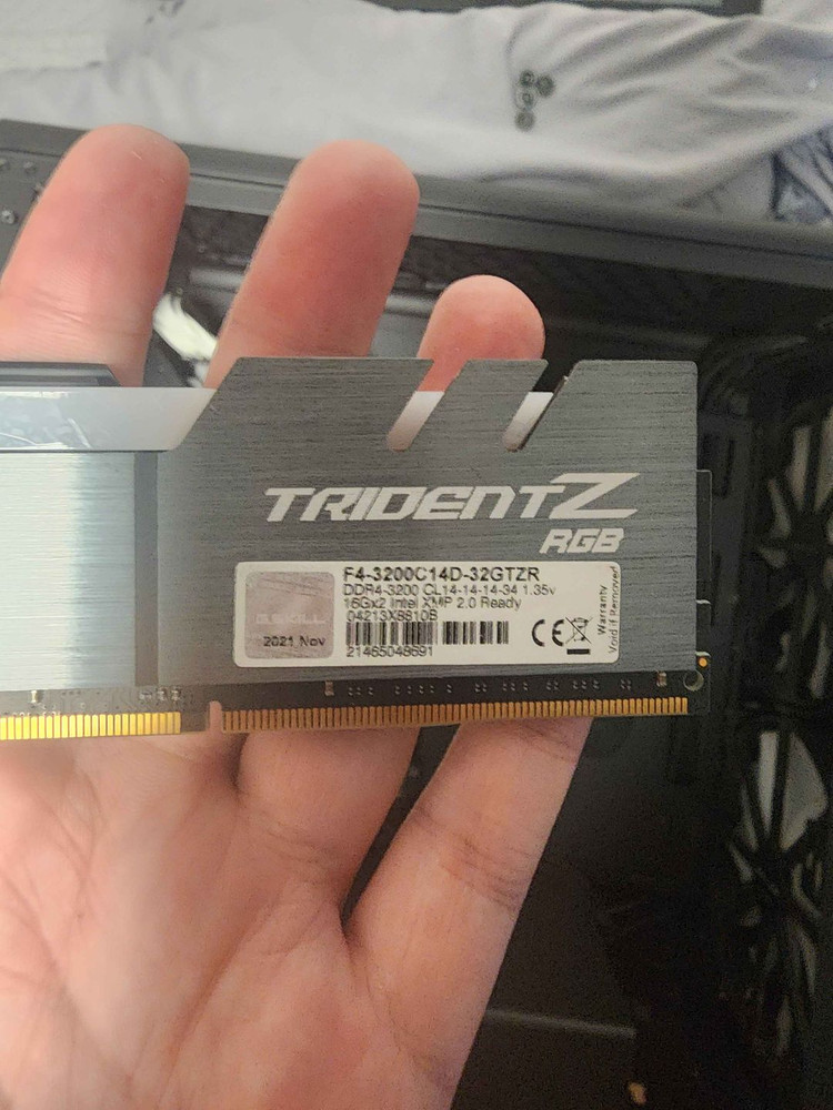 12900k+z690 토마호크 ddr4+3200 cl14 32g 트라이던트z 팝니다. 이미지