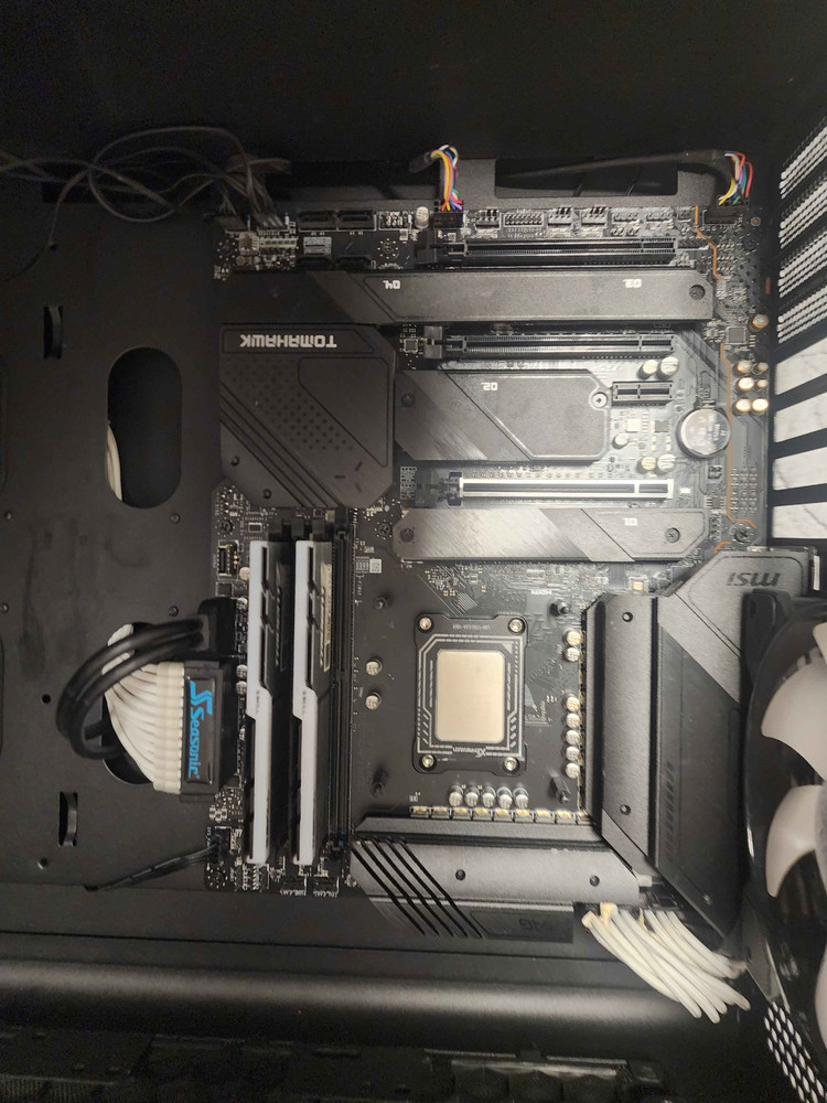 12900k+z690 토마호크 ddr4+3200 cl14 32g 트라이던트z 팝니다. 이미지