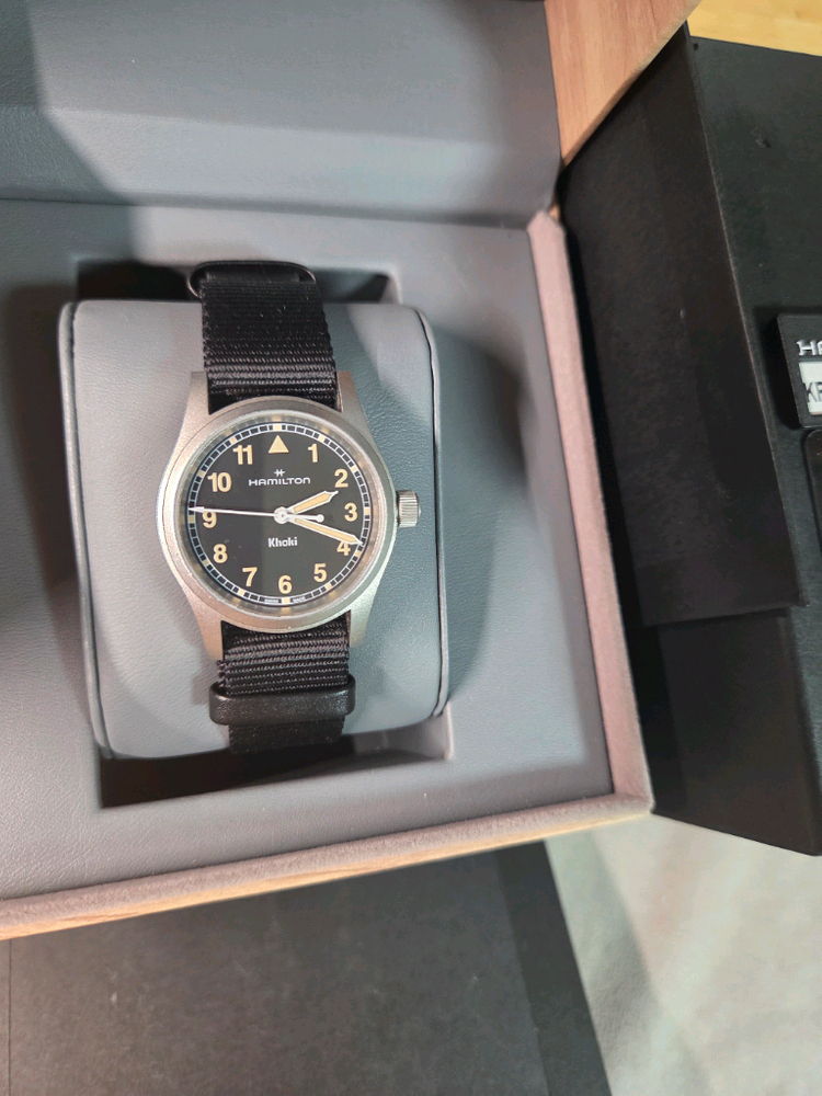 해밀턴 카키필드 쿼츠 33mm 검판 이미지