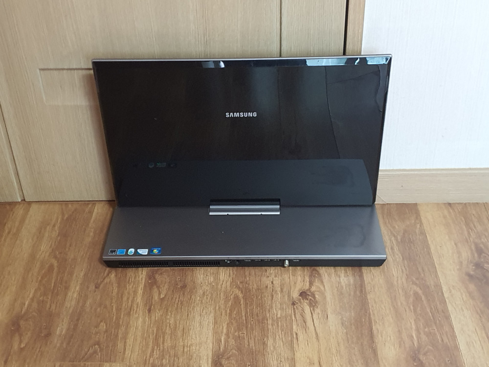 삼성 올인원 컴퓨터 (컴퓨터+모니터+TV를 하나로) 이미지