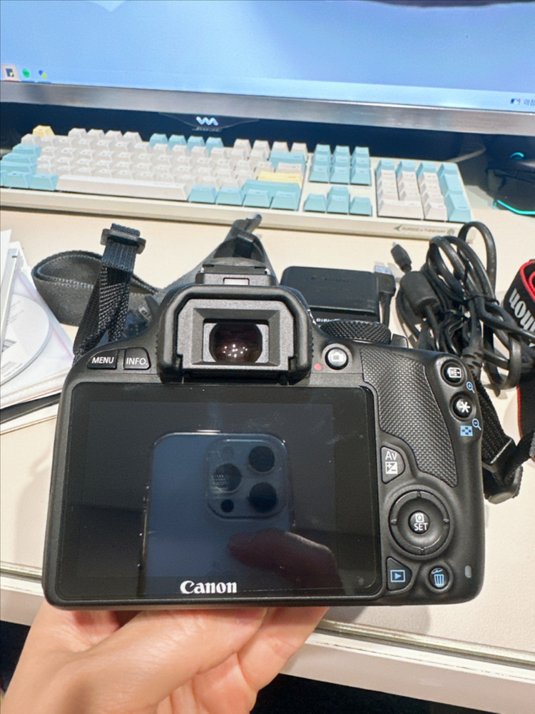 캐논 EOS 100D 블랙 DSLR 카메라 바디만(렌즈미포함) 이미지
