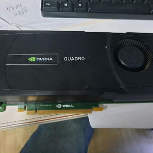 그래픽카드 nvidia quadro 5000 이미지