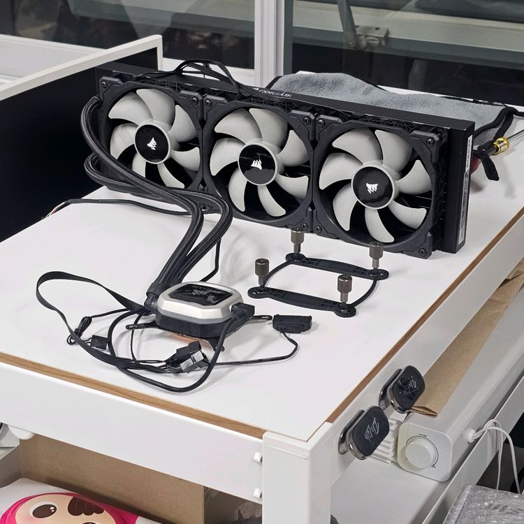 (택포) 커세어 H150i PRO RGB 3열수냉쿨러 (인텔 115X) 이미지