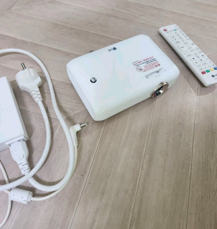 LG PH550 빔프로젝터 이미지
