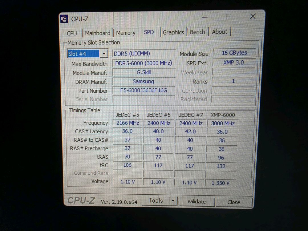 라이젠 9500F+RX 9070 XT 게이밍 컴퓨터 이미지