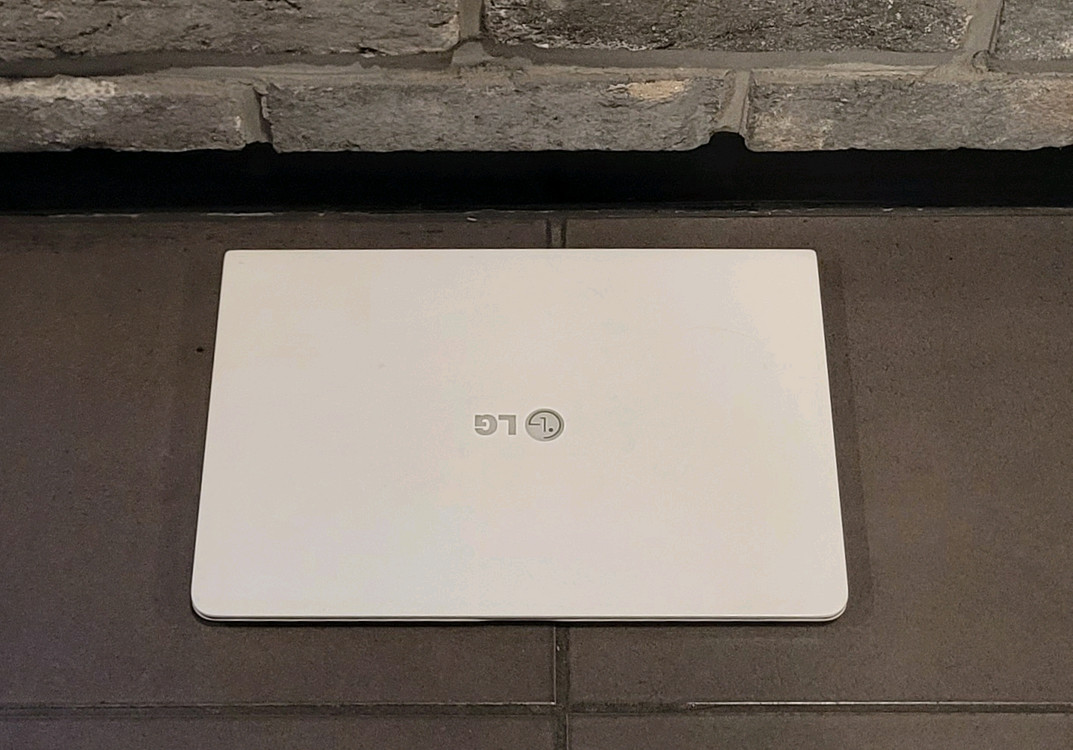 LG 그램 노트북 이미지