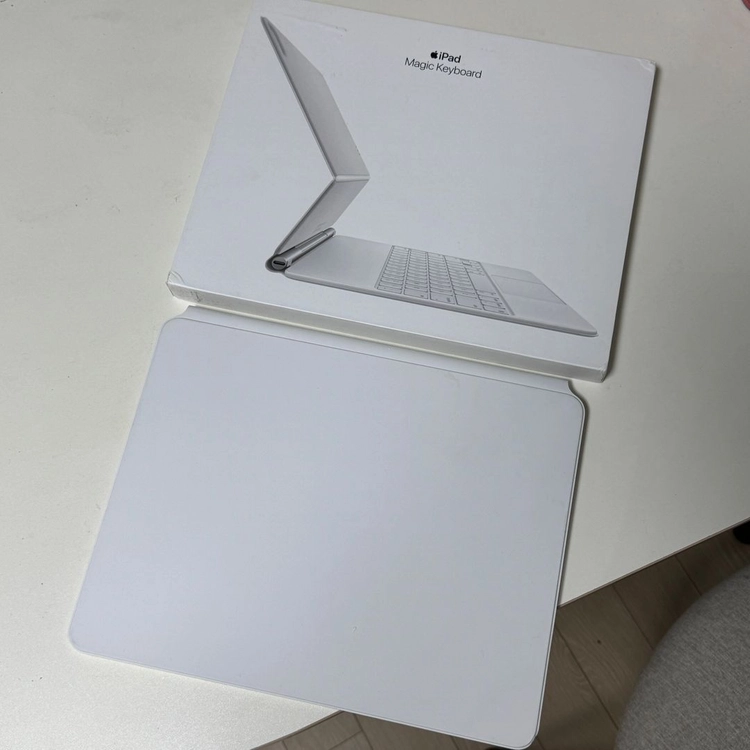 애플 아이패드 프로 12.9 매직키보드 화이트 A2480 MJQL3LL/A Apple Ipad Pro 이미지