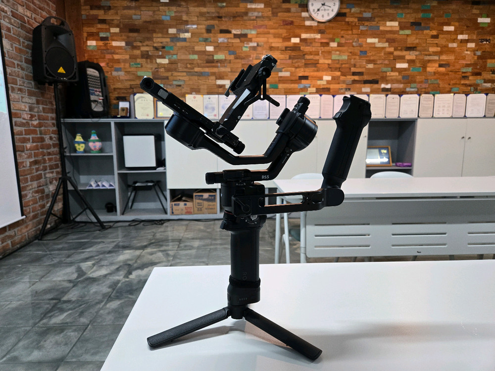 DJI RS5 Combo + Focus Pro Motor 포함 일괄 이미지