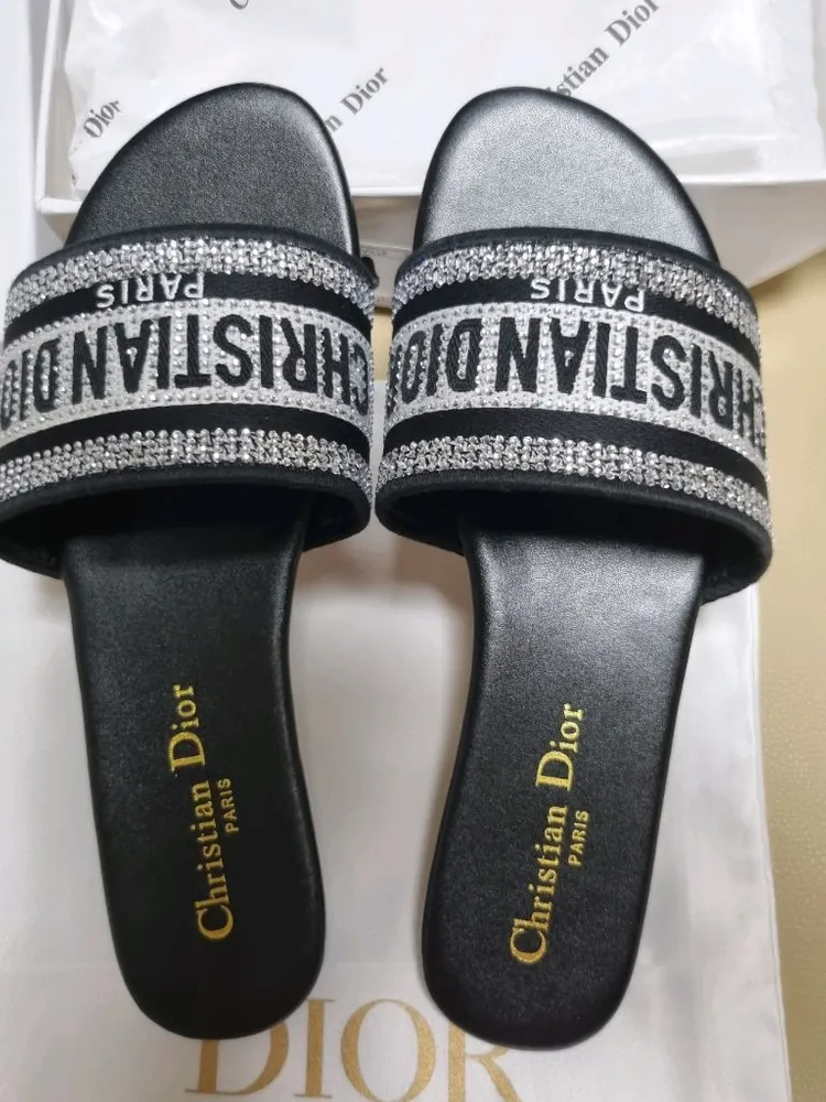 디올 디웨이 다이아 플랫 샌들 이미지