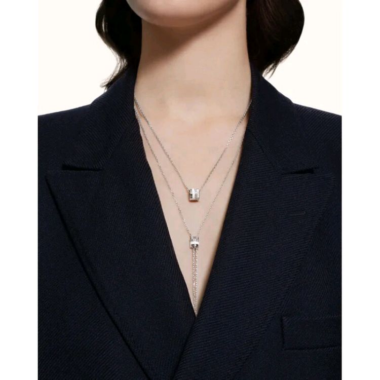 부쉐론 콰트로 더블 화이트 에디션 라지 목걸이 팝니다 이미지