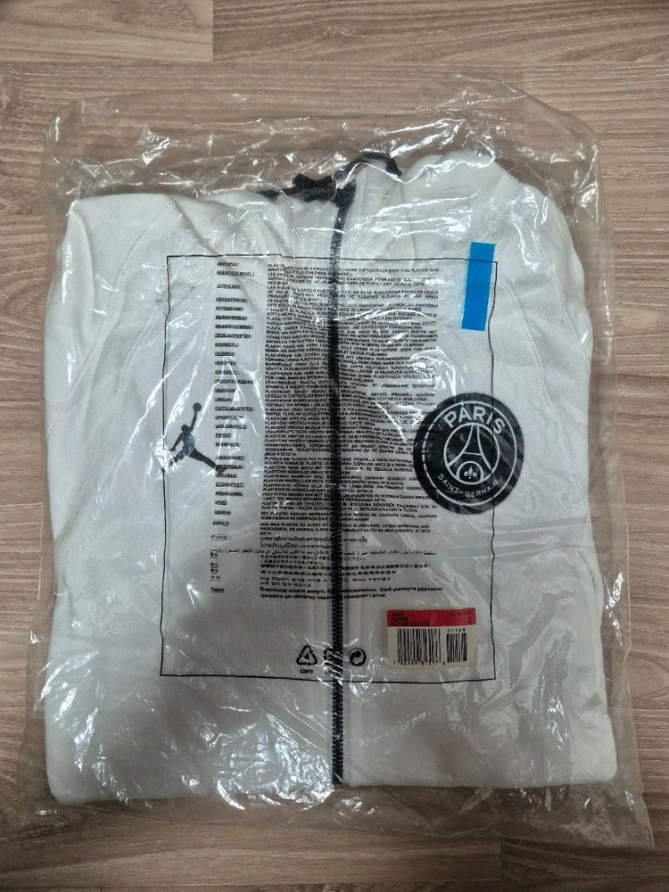 (새상품)나이키 에어조던x파리생제르망 후디 집업 자켓 팔아요 이미지