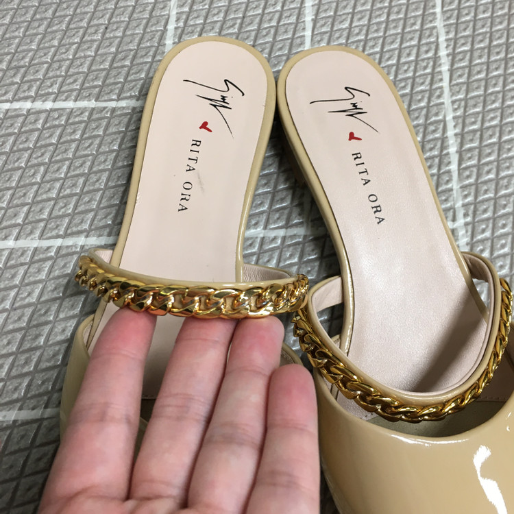 쥬세페쟈노티 리타오라 페이턴트 체인 뮬 38 이미지
