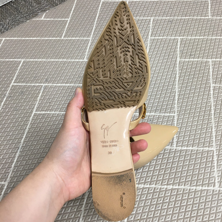 쥬세페쟈노티 리타오라 페이턴트 체인 뮬 38 이미지