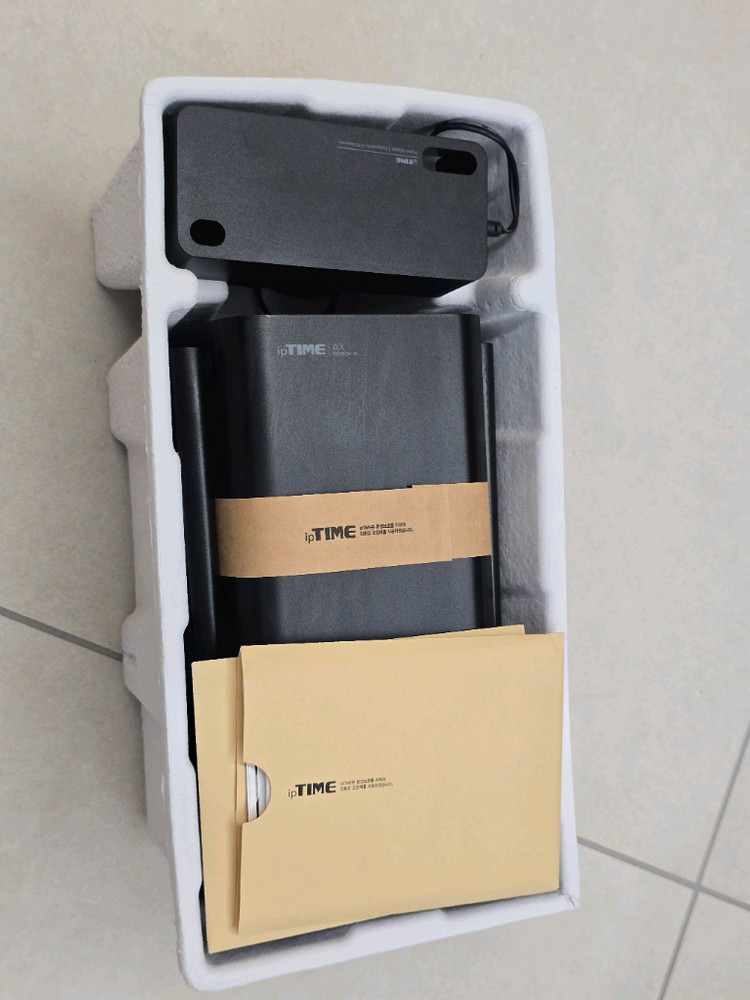 아이피타임 iptime AX5400BCM-6E 와이파이6E 유무선 공유기 이미지