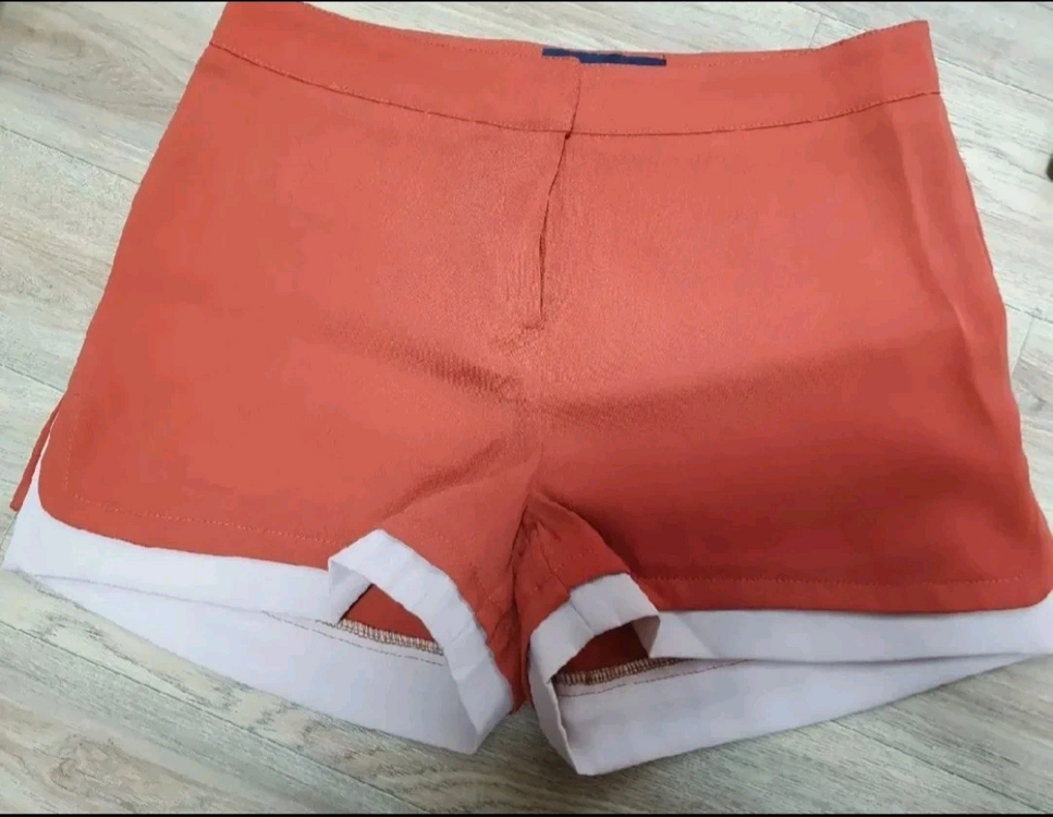 컬러풀한 여성 반바지 4천원에 판매 이미지