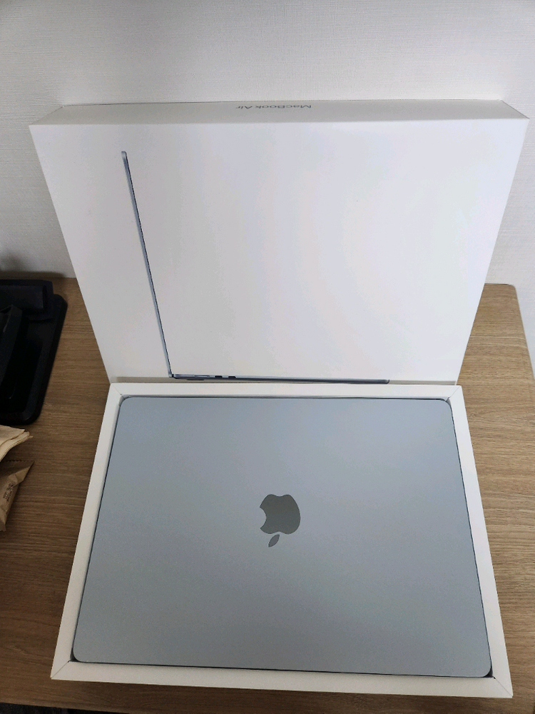 맥북에어 M4 15인치 램 32G 1TB 스카이 블루 이미지