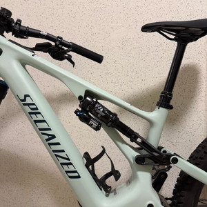 스페셜라이즈드 Turbo Levo 3 Comp Carbon 2023 이미지