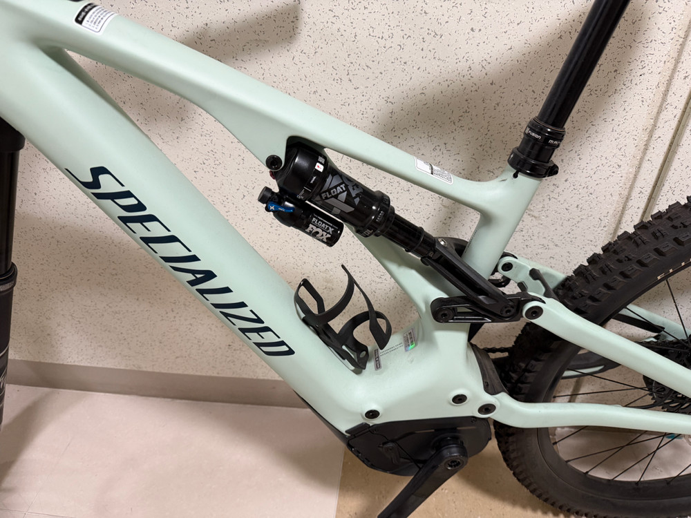 스페셜라이즈드 Turbo Levo 3 Comp Carbon 2023 이미지