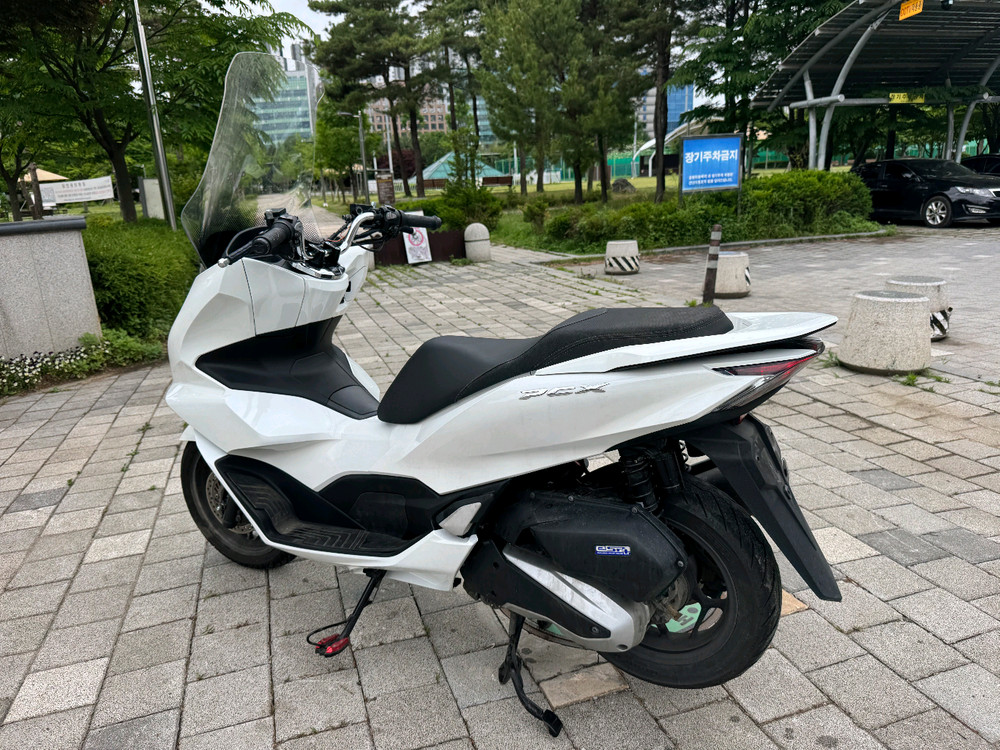 혼다 pcx125 24년 abs 짧은키로수 팝니다 이미지