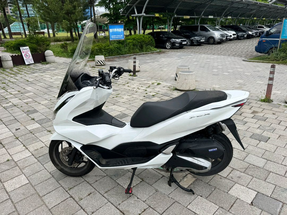 혼다 pcx125 24년 abs 짧은키로수 팝니다 이미지