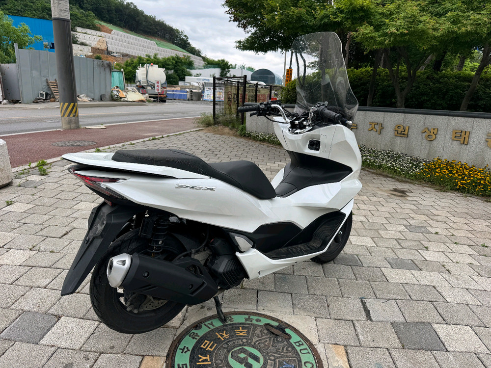 혼다 pcx125 24년 abs 짧은키로수 팝니다 이미지