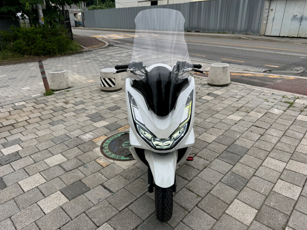 혼다 pcx125 24년 abs 짧은키로수 팝니다 이미지
