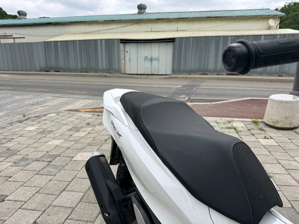 혼다 pcx125 24년 abs 짧은키로수 팝니다 이미지