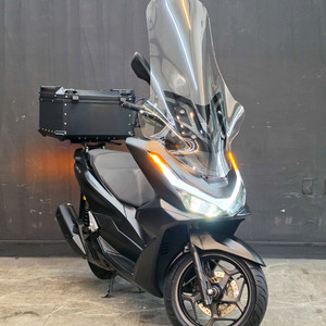 pcx125 혼다 2025년식 5726km 1인신조 무사고 신차급매물 오토바이 판매합니다 이미지