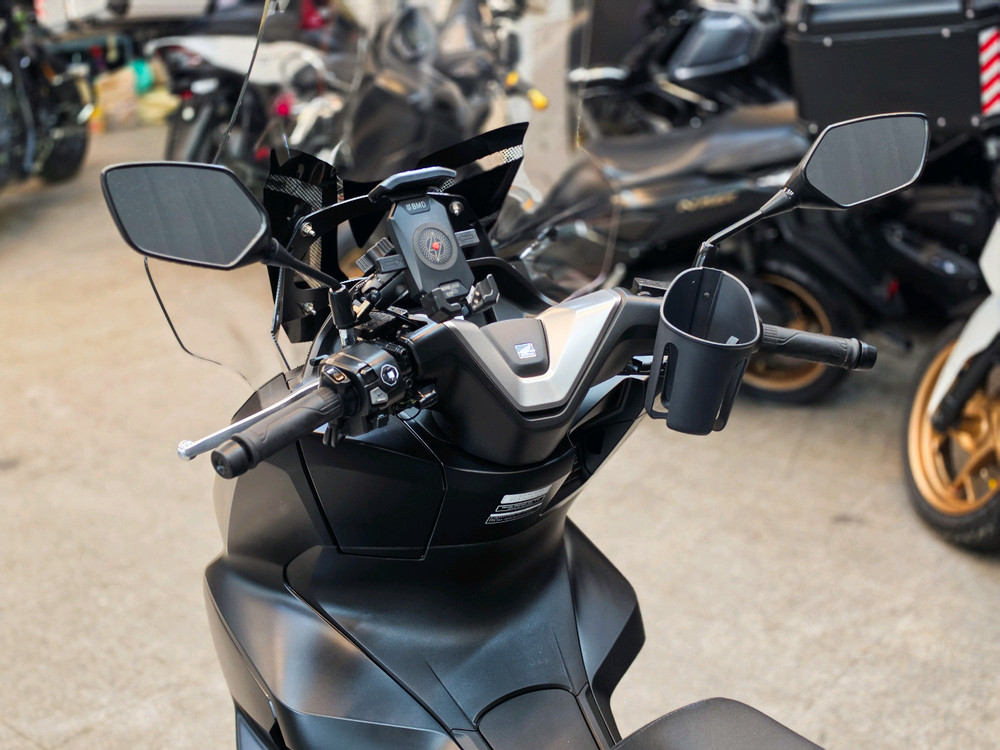 pcx125 혼다 2025년식 5726km 1인신조 무사고 신차급매물 오토바이 판매합니다 이미지