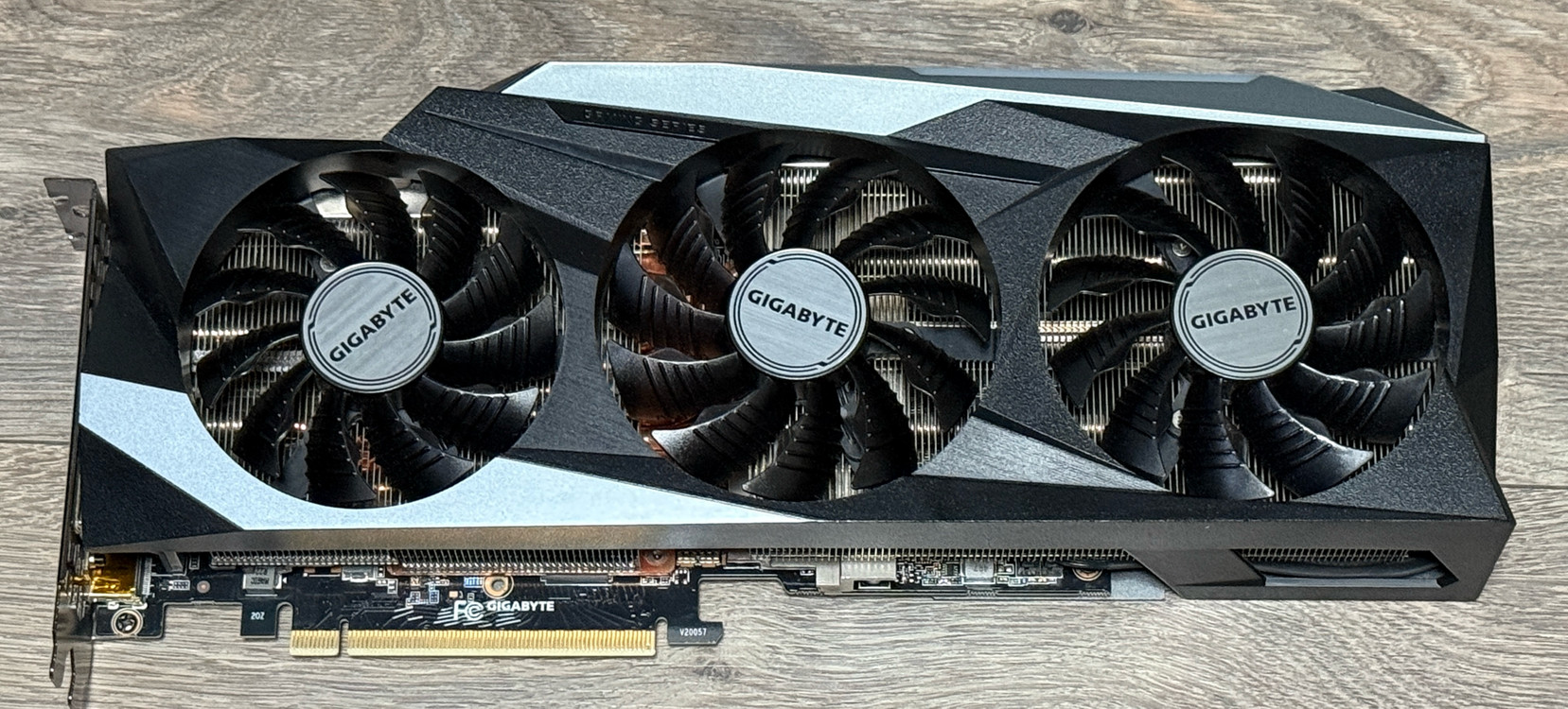 RTX 3080 Ti 그래픽카드 이미지