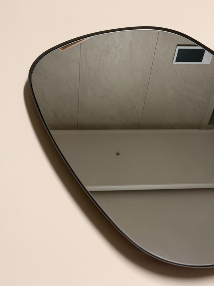 무토 muuto 거울 이미지