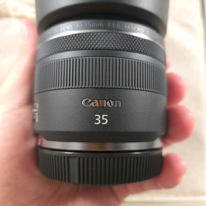 rf35mm macro f1.8 is stm 이미지