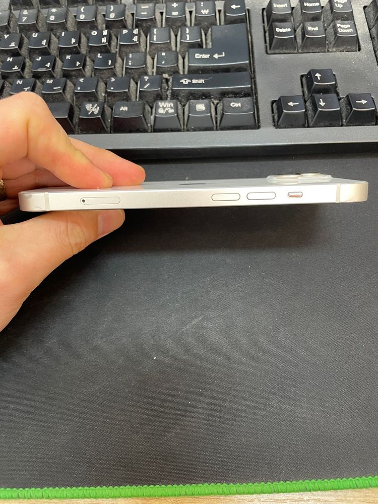 아이폰13 화이트 128GB 상태좋은중고33만7천팝니다. 이미지