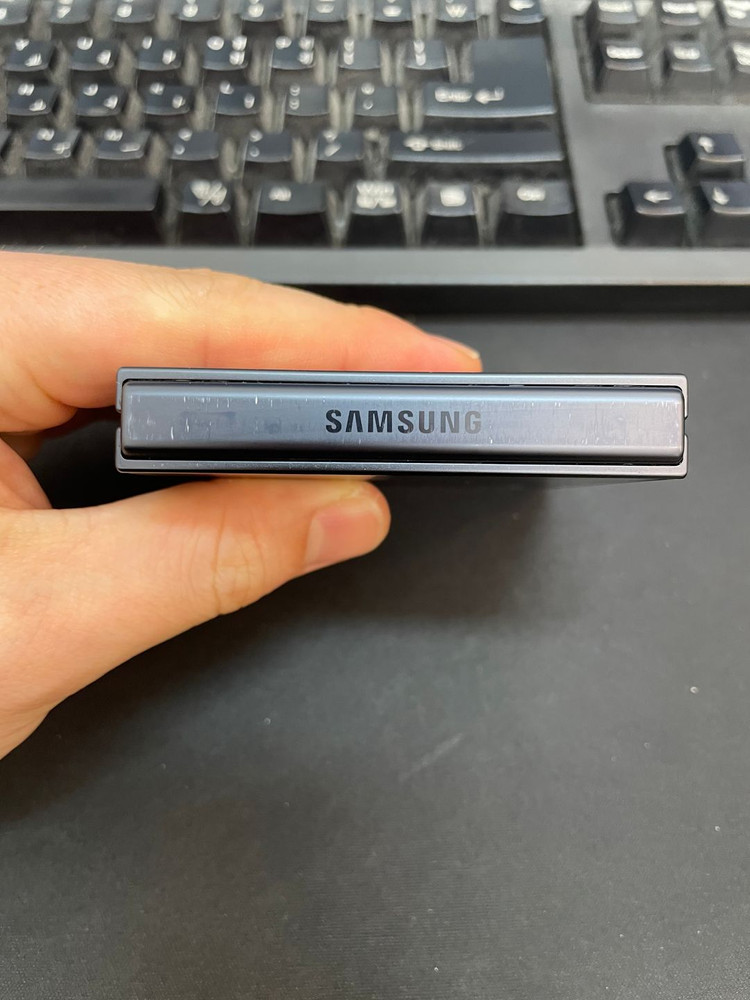 갤럭시Z플립7 블랙 256GB 무잔상 상태좋은 중고73만1000원팝니다 이미지