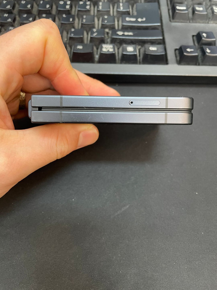 갤럭시Z플립7 블랙 256GB 무잔상 상태좋은 중고73만1000원팝니다 이미지