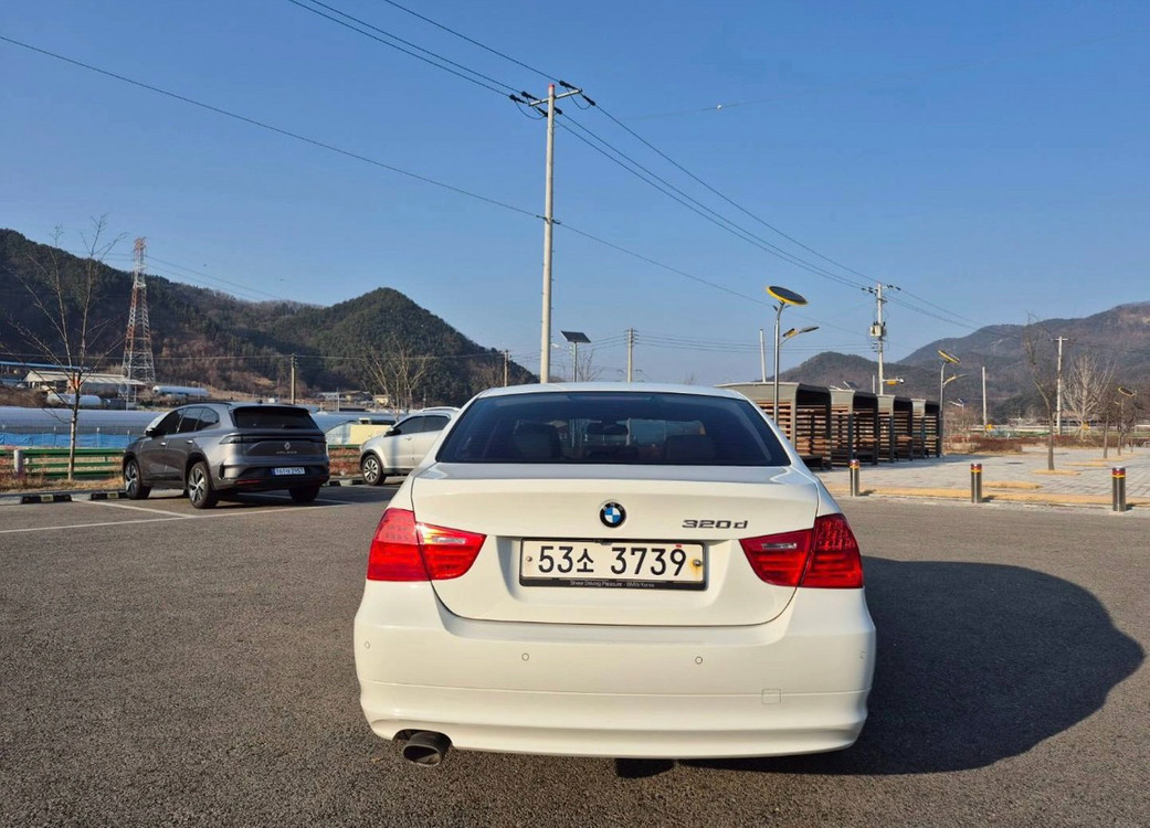 BMW 3시리즈(5세대) 320d 이미지