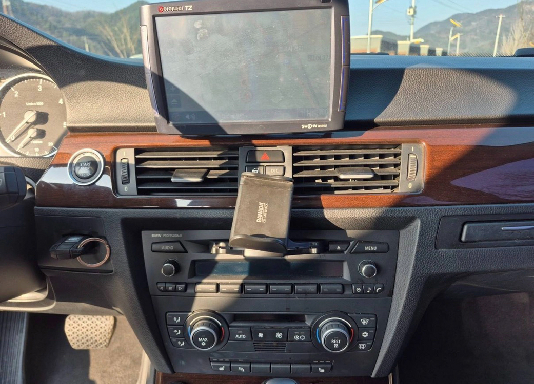 BMW 3시리즈(5세대) 320d 이미지