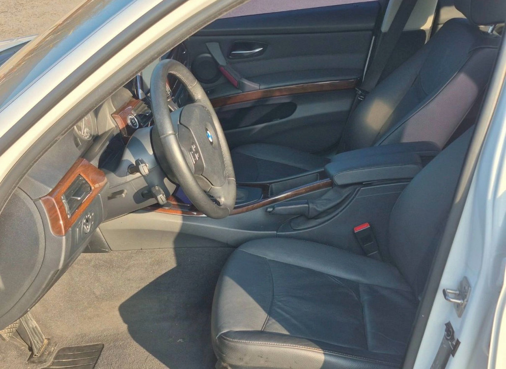 BMW 3시리즈(5세대) 320d 이미지