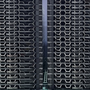 PowerEdge DELL R640 SFF 10BAY / GOLD 6154 HighPerformance 베어본 이미지