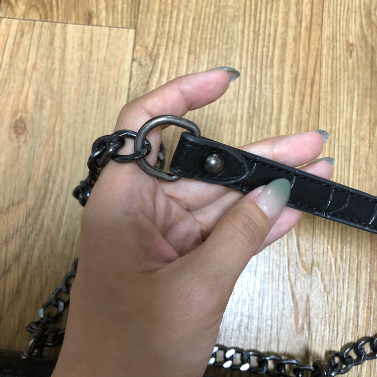 크로코다일 패턴 체인백 이미지