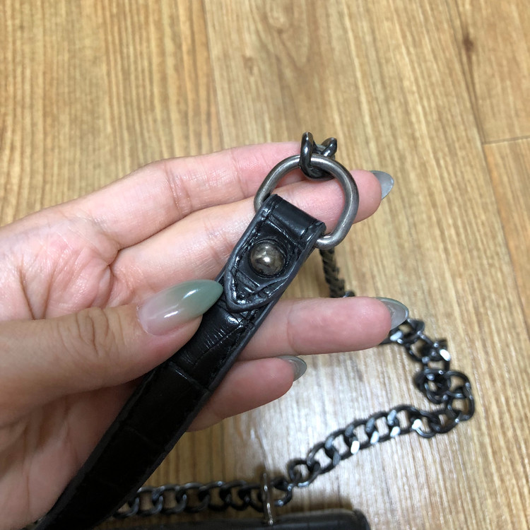 크로코다일 패턴 체인백 이미지