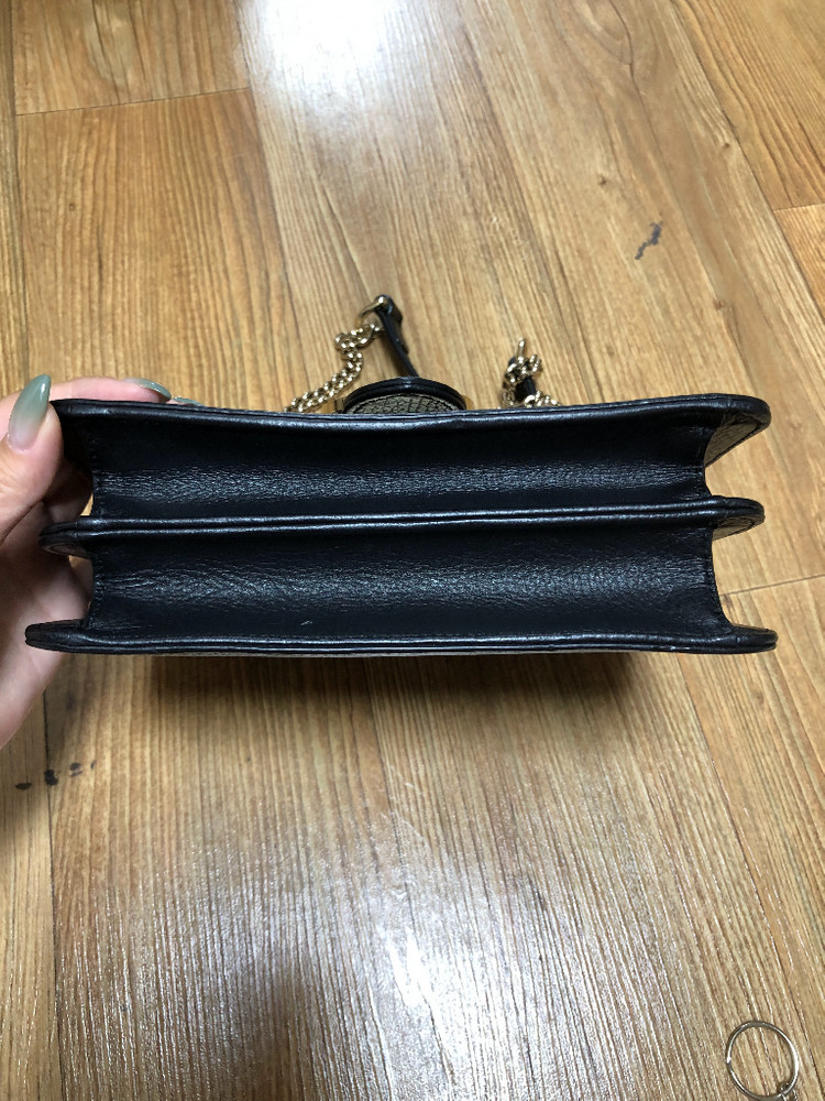 구찌 GG 인터로킹 체인 숄더백 미디엄 블랙 이미지