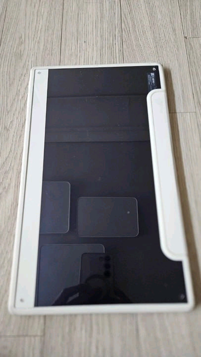 Smart OLED viewer 휴대용 무선 모니터 이미지