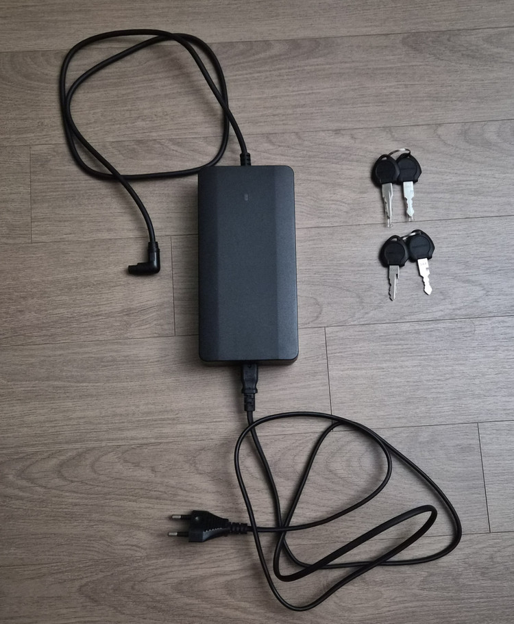 퀄리 볼트B 엑스트론 펫자토바이 40Ah 38V 500W 팝니다! 이미지