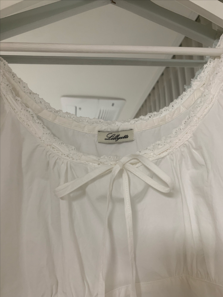 릴리코츠 피오니 블라우스 판매 이미지