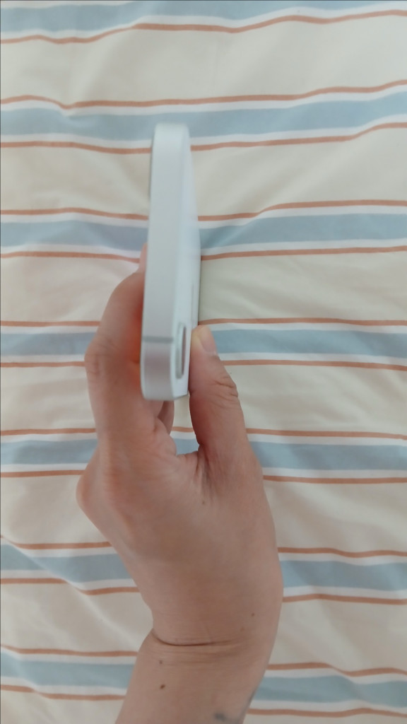 아이폰16e 이미지