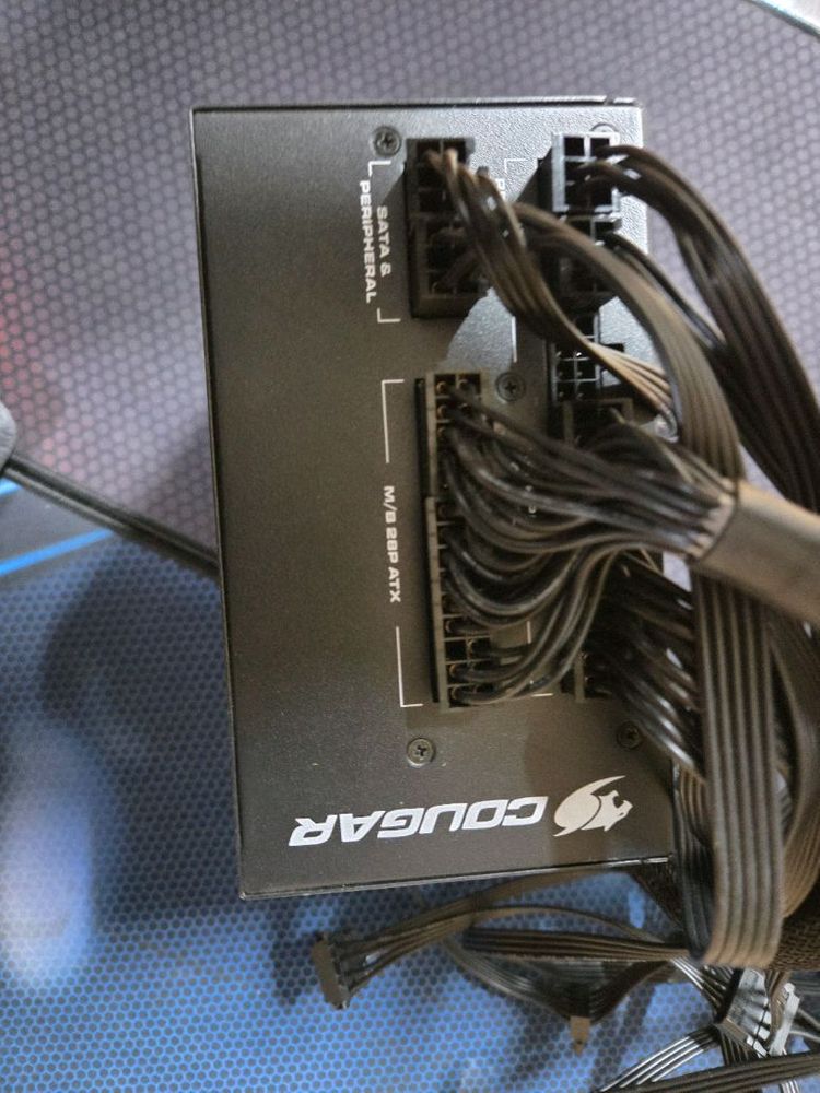쿠거 GEX850W 풀모듈 GOLD 파워서플라이 이미지