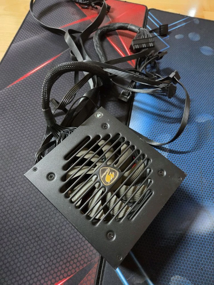 쿠거 GEX850W 풀모듈 GOLD 파워서플라이 이미지