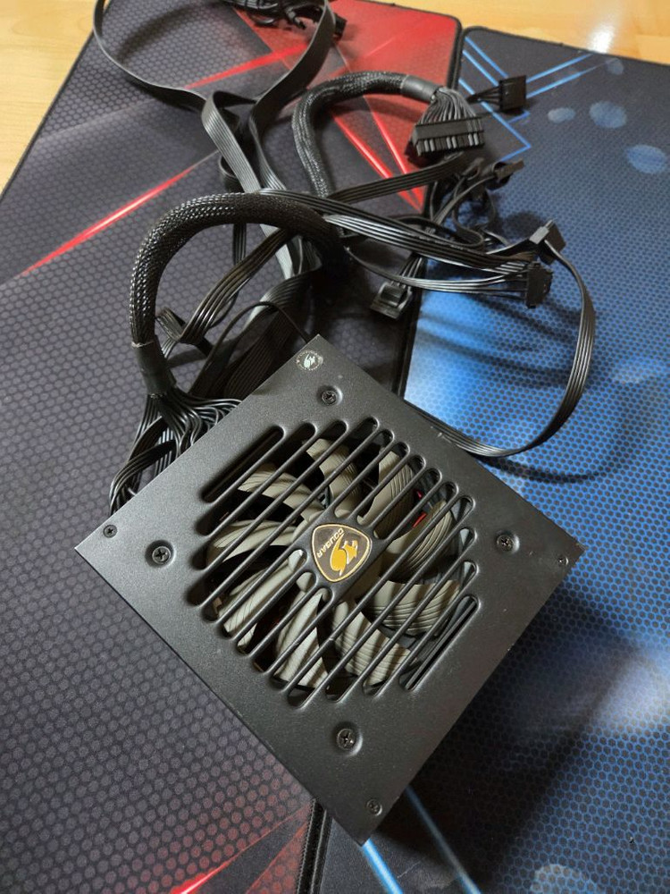 쿠거 GEX850W 풀모듈 GOLD 파워서플라이 이미지