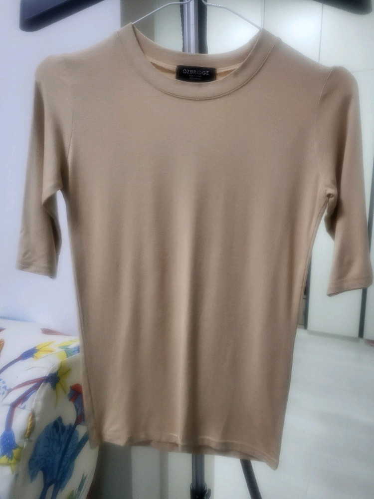(거의새옷)기본 데일리 실키한 고급 티셔츠 Free 이미지